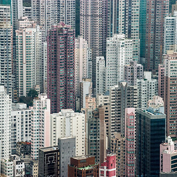 Ratanowe stoliki ogrodowe: Elegancja i wygoda w Twoim ogrodzie