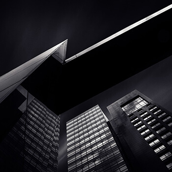 Ratanowe krzesełka ogrodowe – elegancja i komfort w Twoim ogrodzie